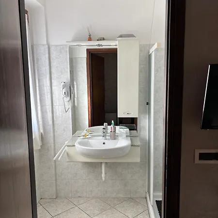 Hotell Vecchio Pavone 2*