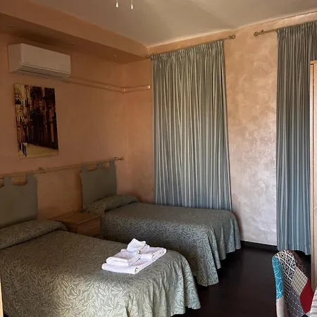 Hotell Vecchio Pavone 2*