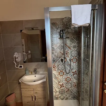 Vecchio Pavone Hotell 2*